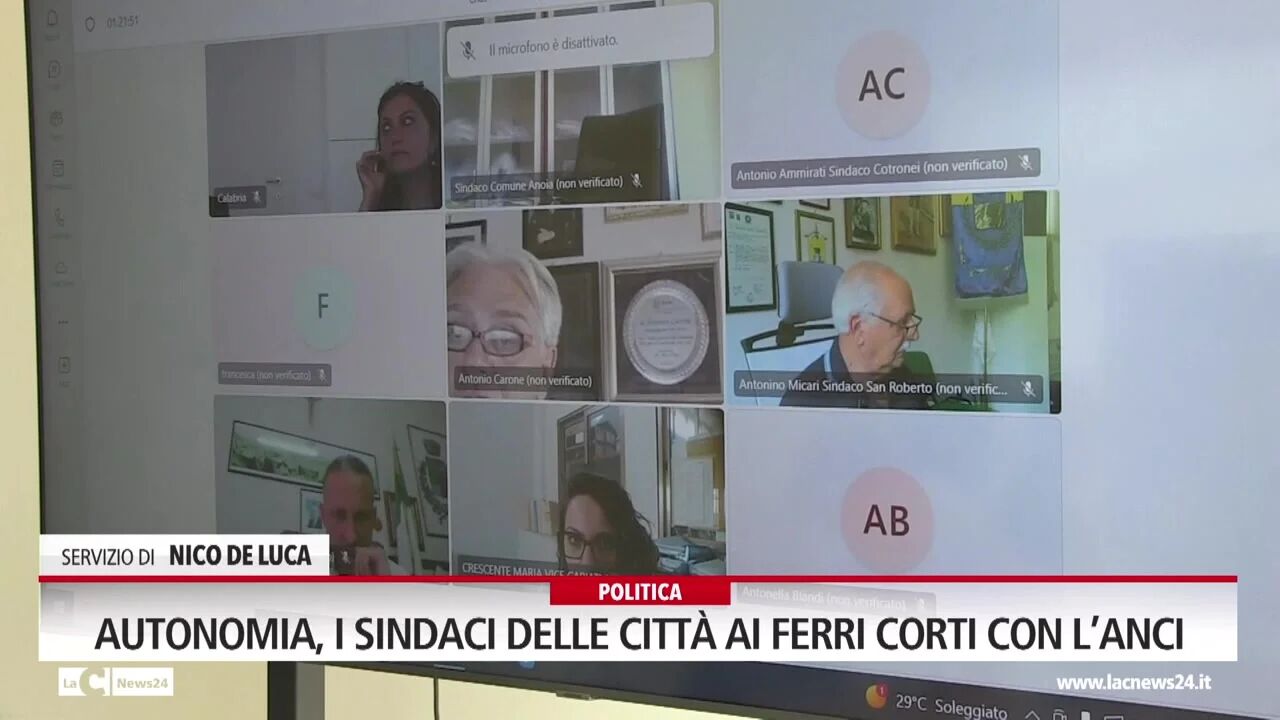Autonomia, i sindaci delle città ai ferri corti con l’Anci