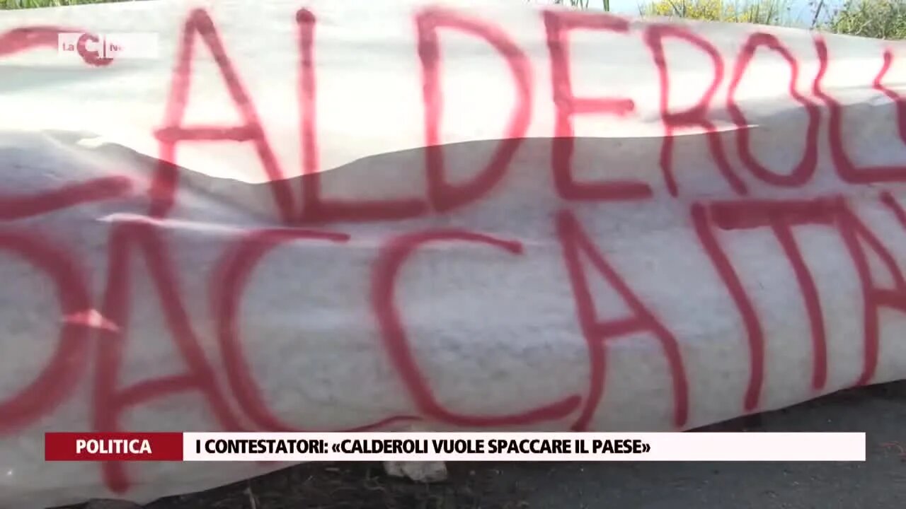 I contestatori: «Calderoli vuole spaccare il paese»