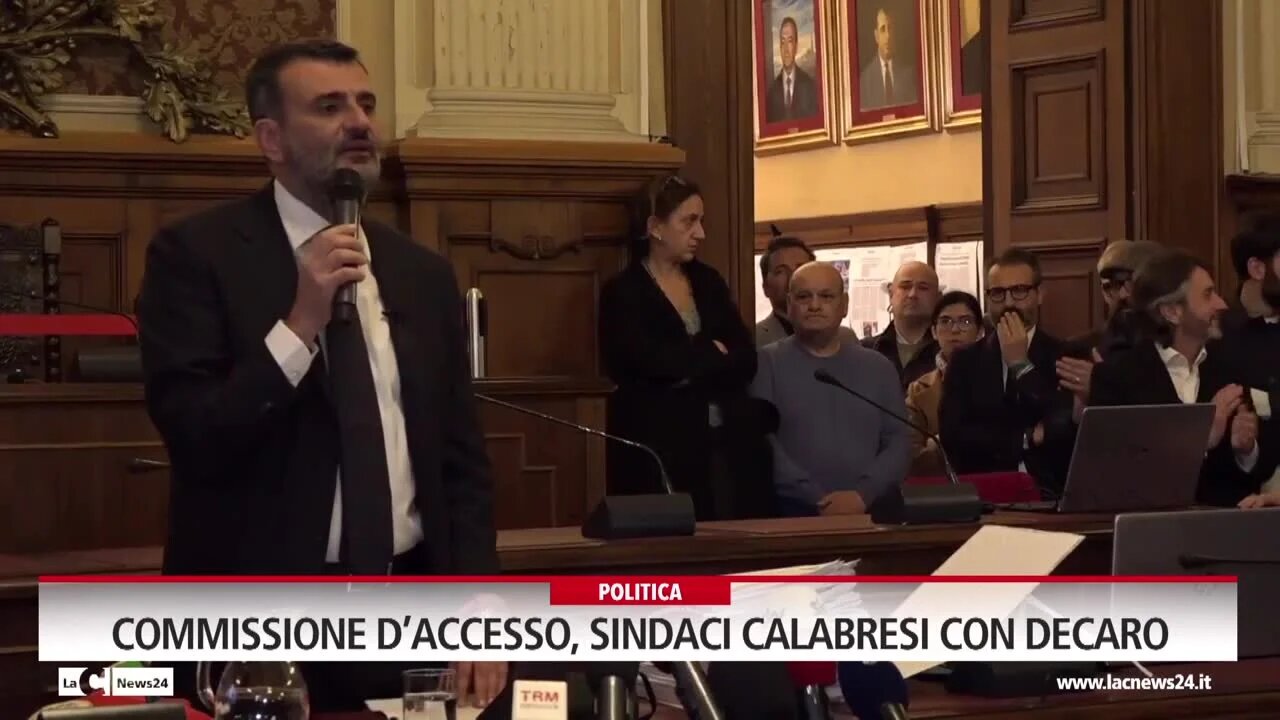 Commissione d’accesso, sindaci calabresi con Decaro