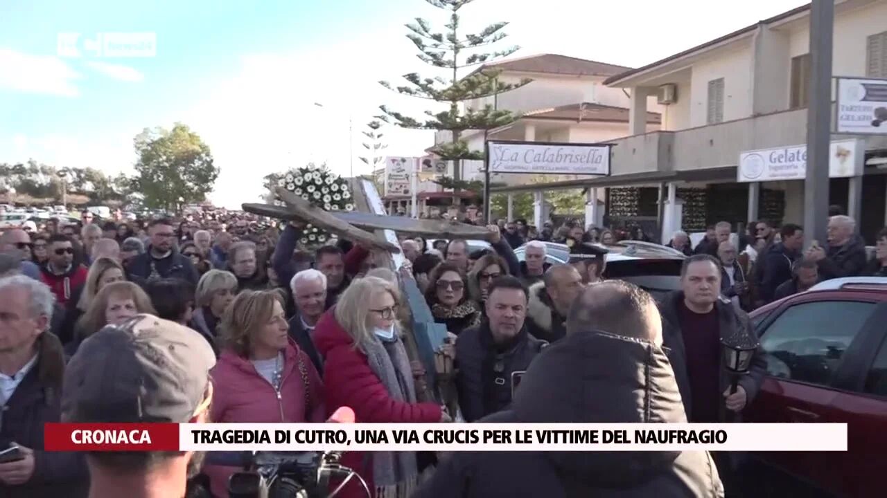 Tragedia di Cutro, una Via Crucis per le vittime del naufragio