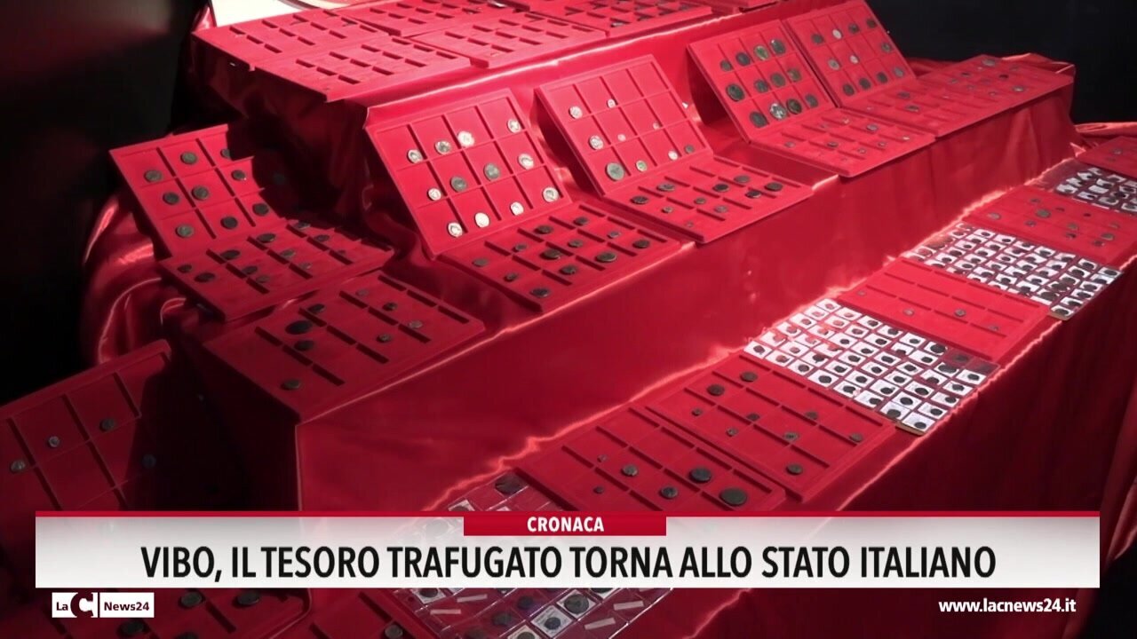 Carabinieri cacciatori di tesori: 479 monete antiche in oro, argento e bronzo consegnate al Museo Capialbi di Vibo - VIDEO
