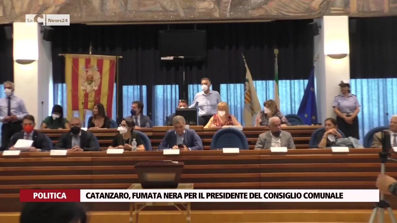 Catanzaro, fumata nera per il presidente del Consiglio comunale
