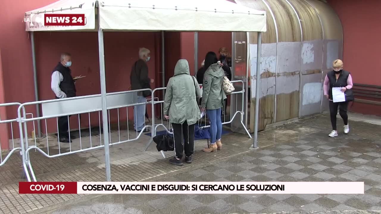Cosenza, vaccini e disguidi: si cercano le soluzioni