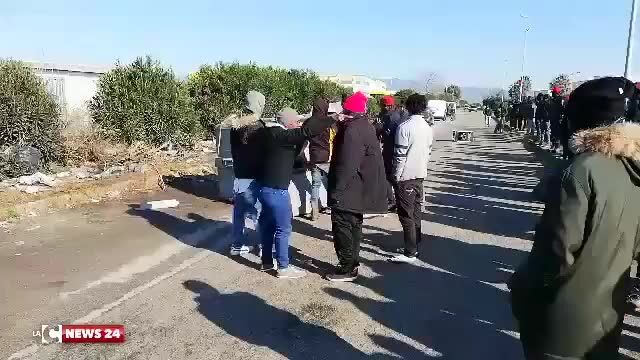 Protesta migranti San Ferdinando