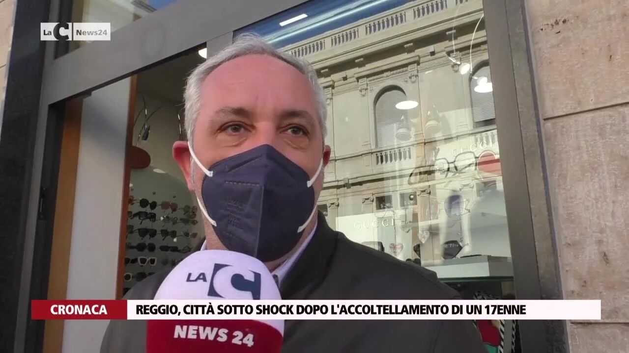 Reggio, città sotto shock dopo l'accoltellamento di un 17enne