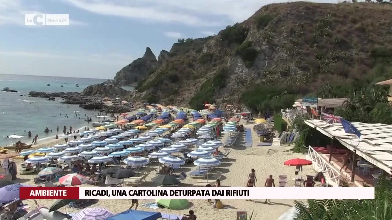 La spiaggia calabrese incoronata dal National Geographic assediata dai rifiuti: «Ecco lo scempio di Ricadi»