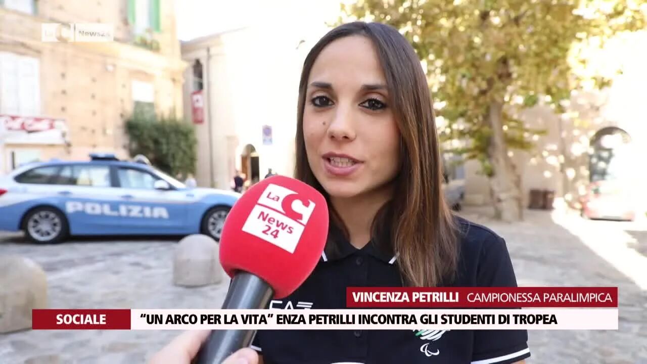 “Un arco per la vita” Enza Petrilli incontra gli studenti di Tropea