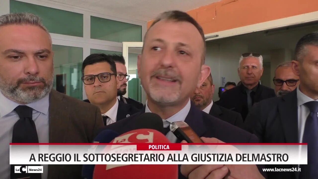 A Reggio il sottosegretario alla giustizia Delmastro