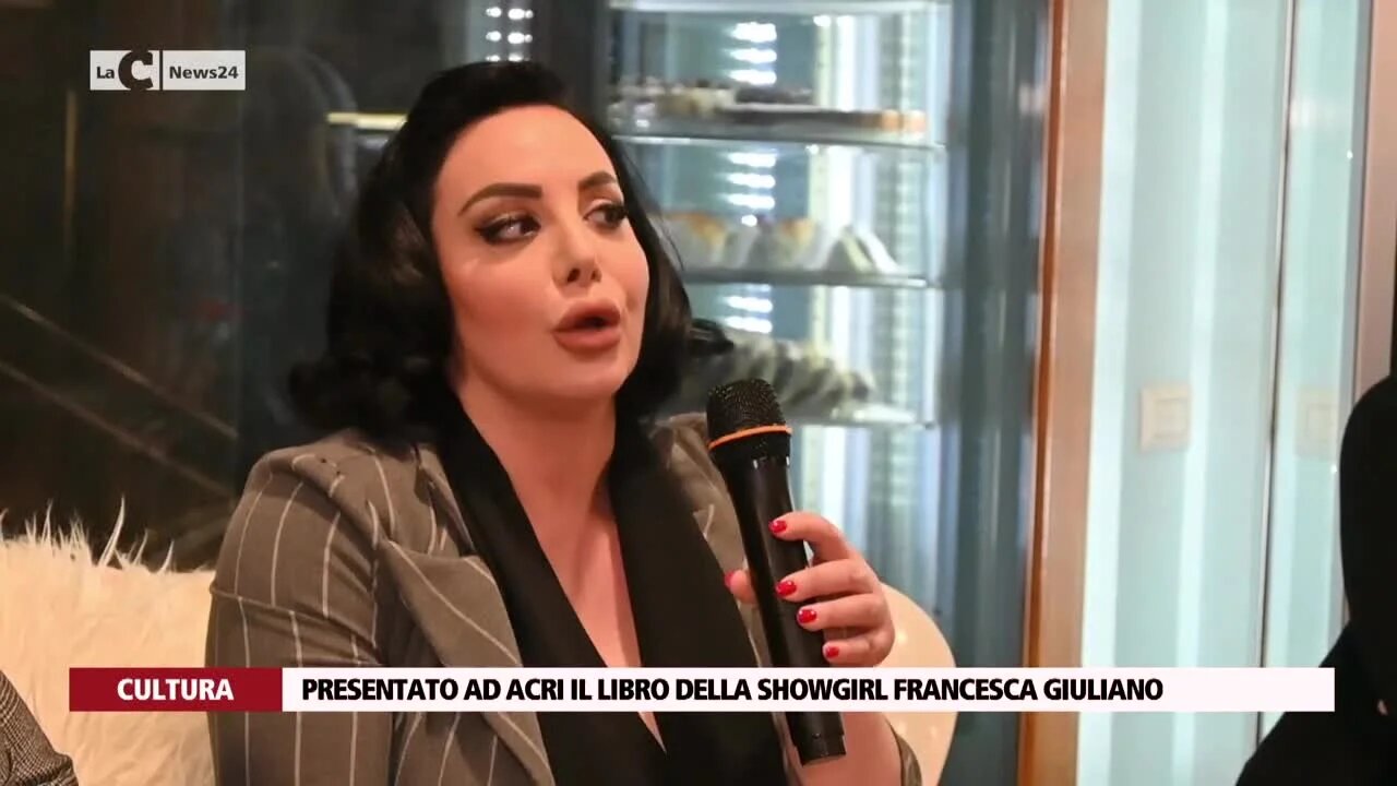 Presentato ad Acri il libro della showgirl Francesca Giuliano