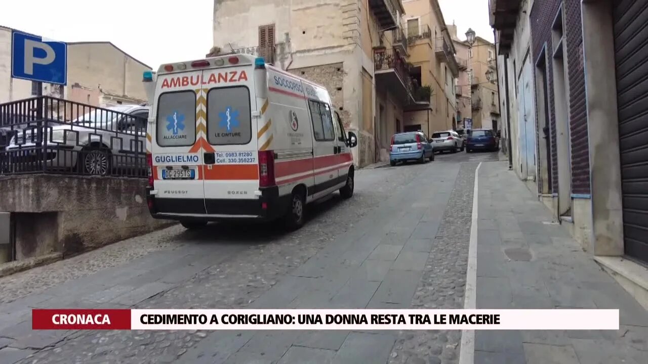 Cedimento a Corigliano: una donna resta tra le macerie