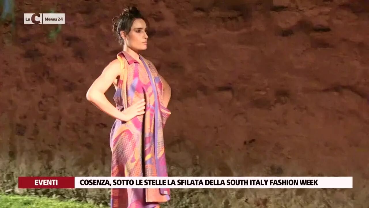 Cosenza, sotto le stelle la sfilata della South Italy Fashion Week