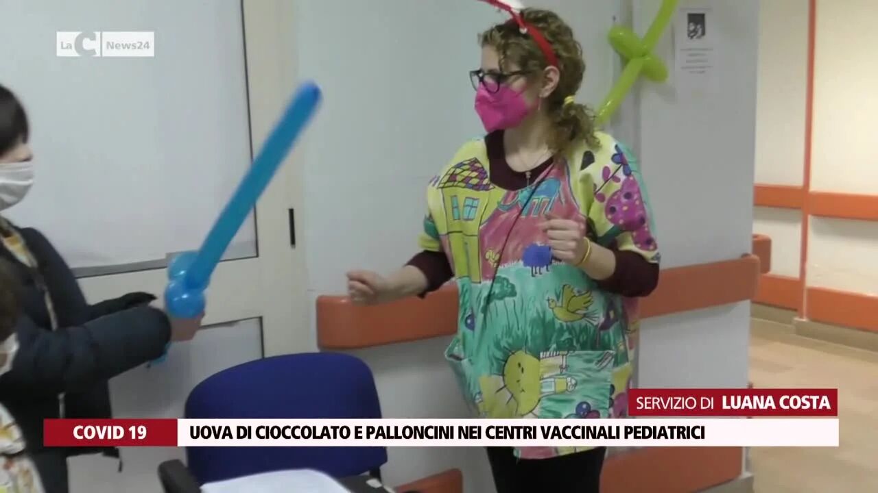 Uova di cioccolato e palloncini nei centri vaccinali pediatrici