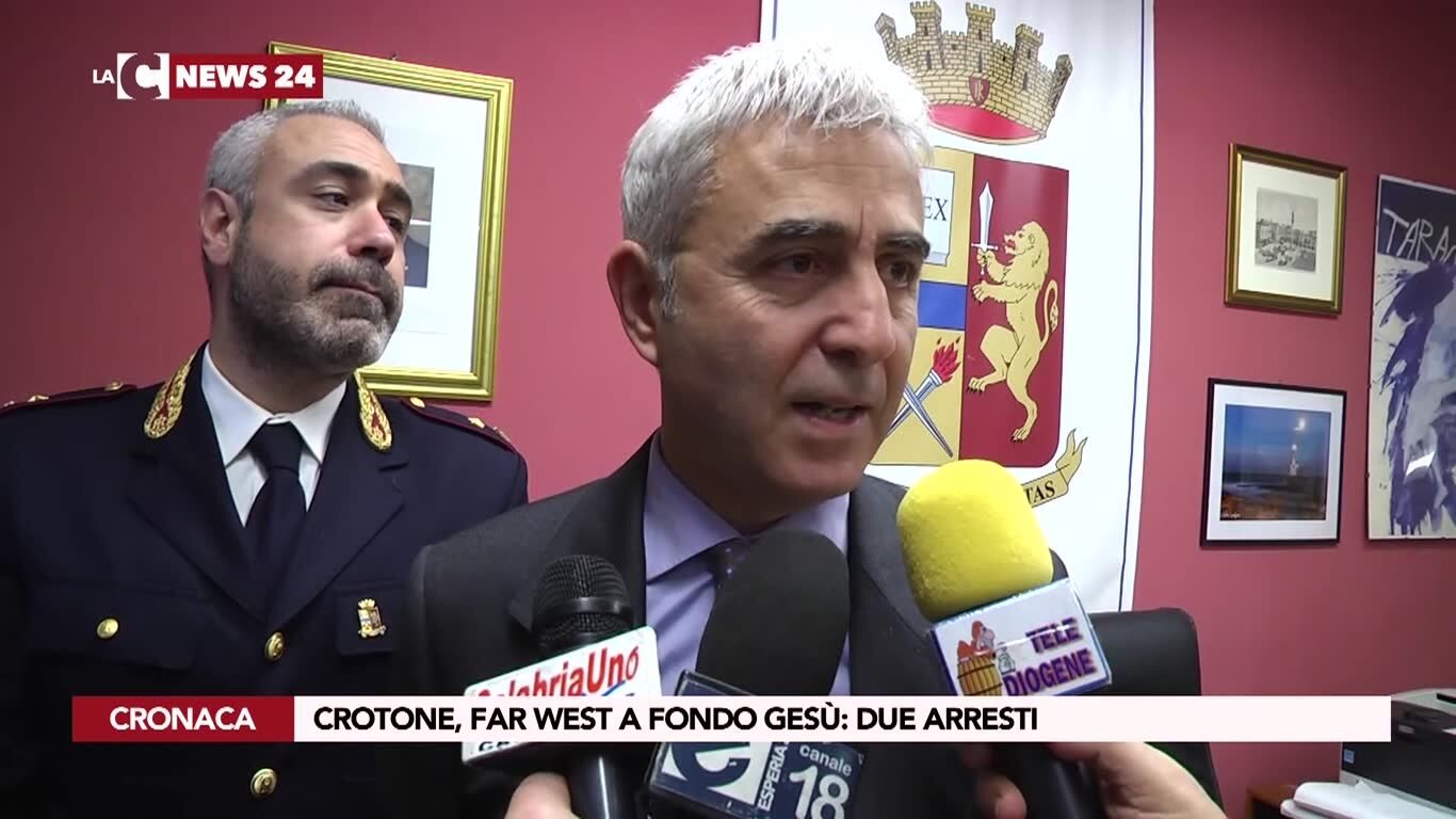 Crotone, far west a Fondo gesù: due arresti