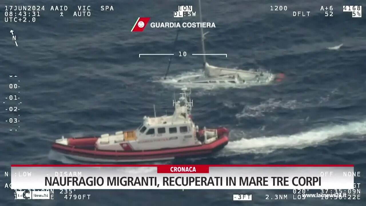 Naufragio migranti, recuperati in mare tre corpi