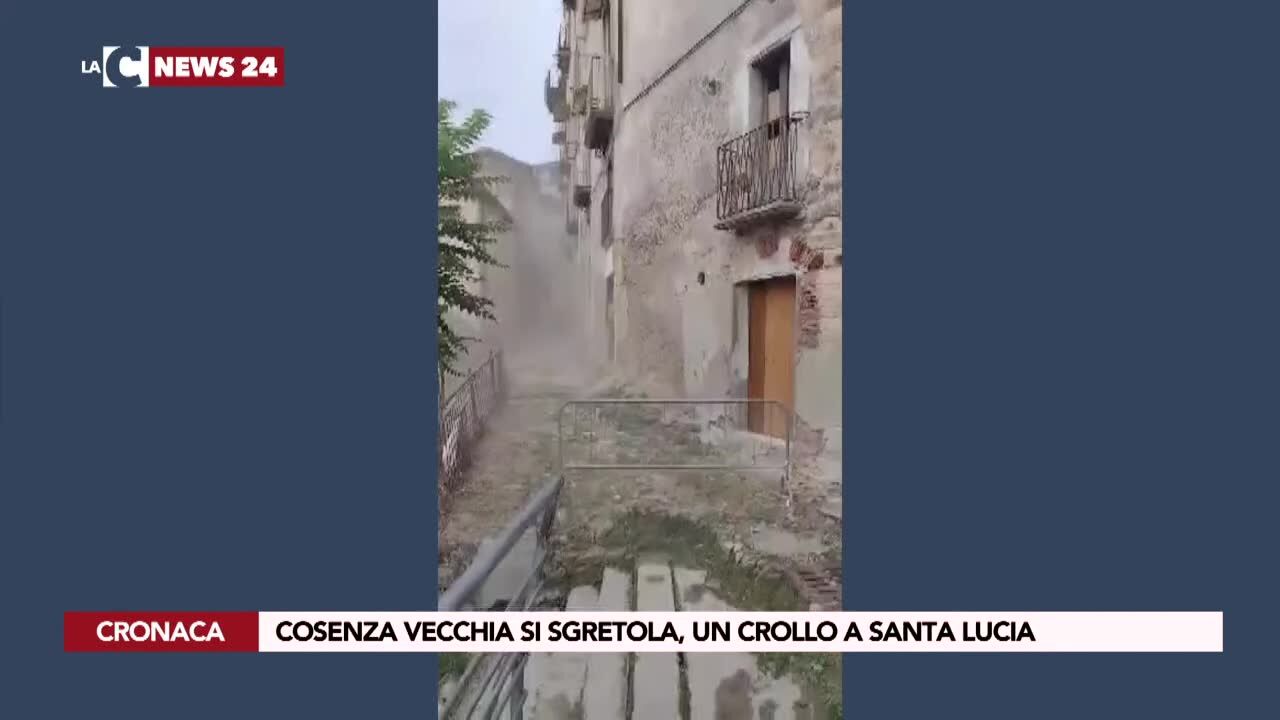 Cosenza vecchia si sgretola, un crollo a Santa Lucia