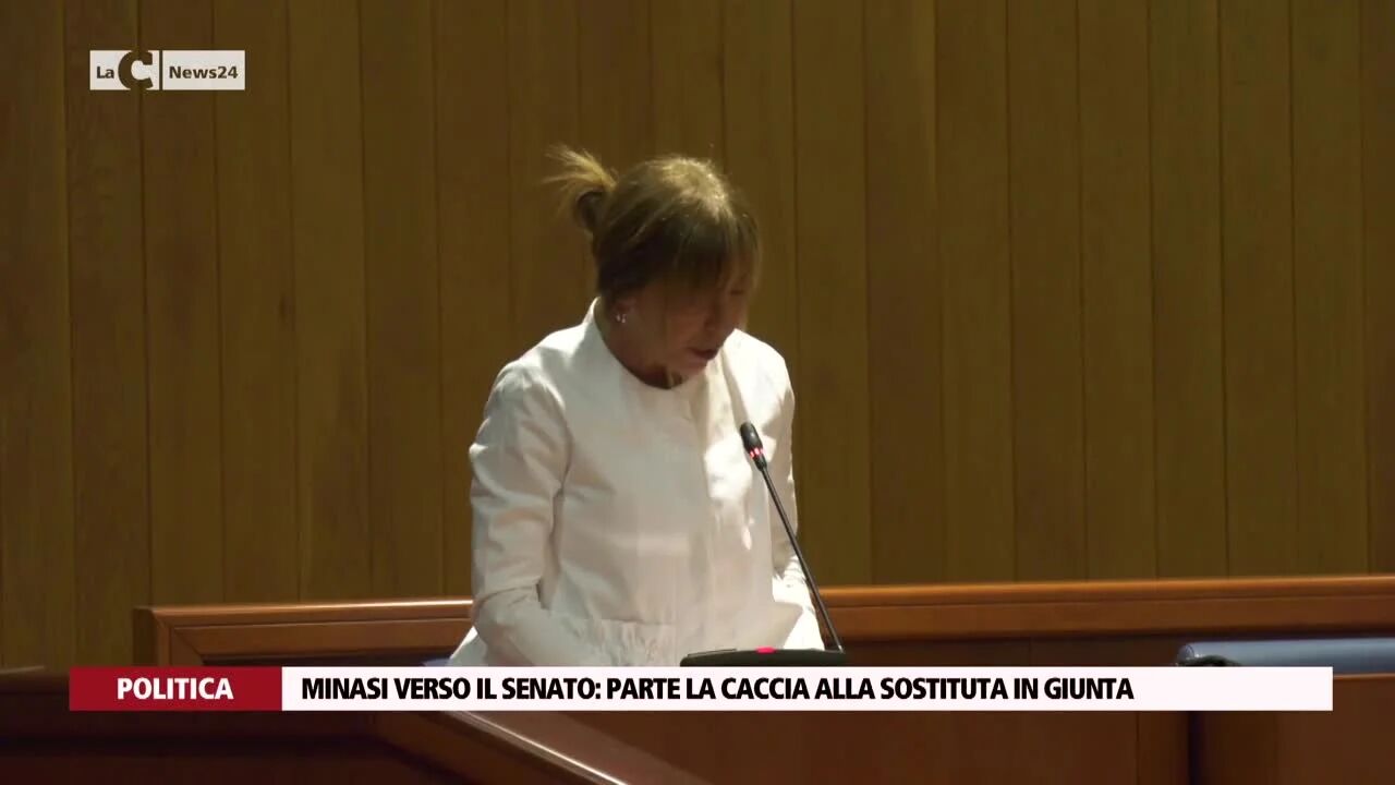 Minasi verso il Senato, parte la caccia alla sostituta in giunta