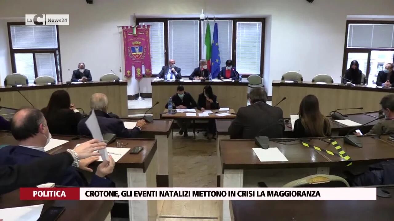 Crotone, gli eventi natalizi mettono in crisi la maggioranza