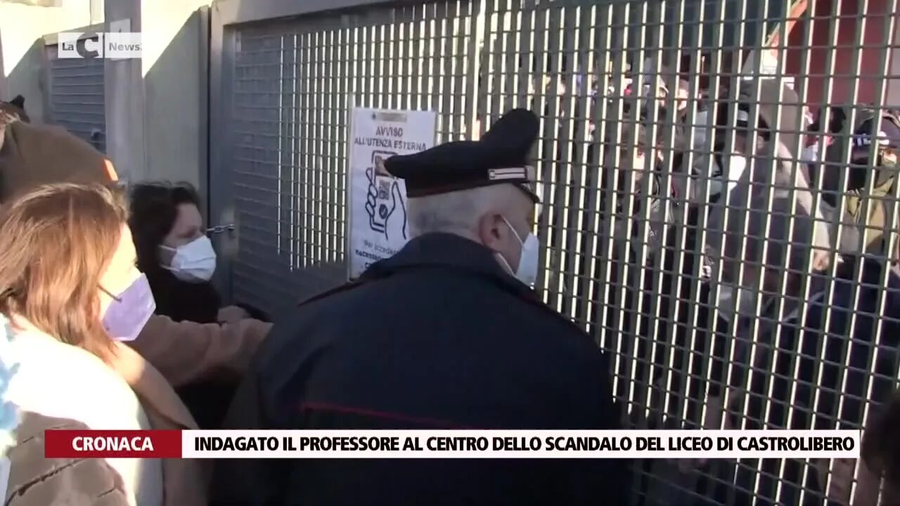 Indagato il professore al centro dello scandalo del liceo di Castrolibero