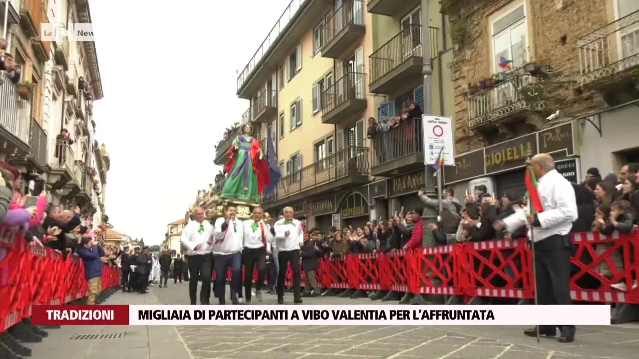 Migliaia di partecipanti a Vibo Valentia per l’Affruntata