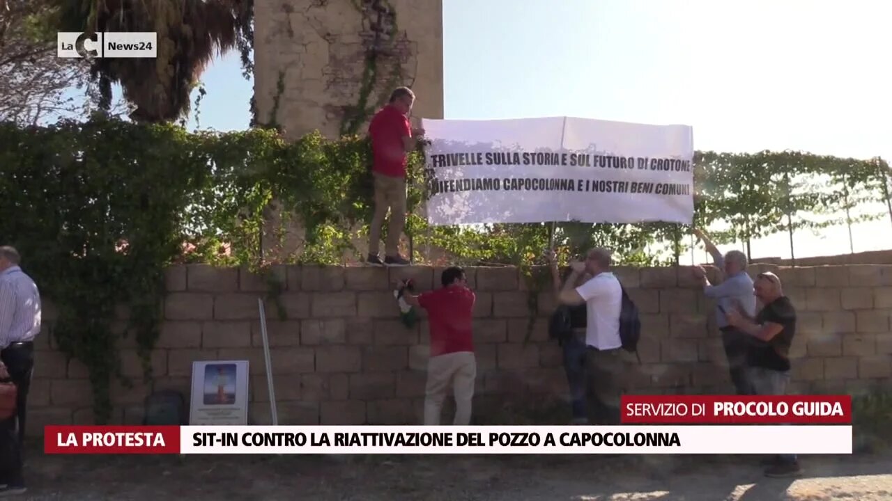 Sit-in contro la riattivazione del pozzo a Capocolonna