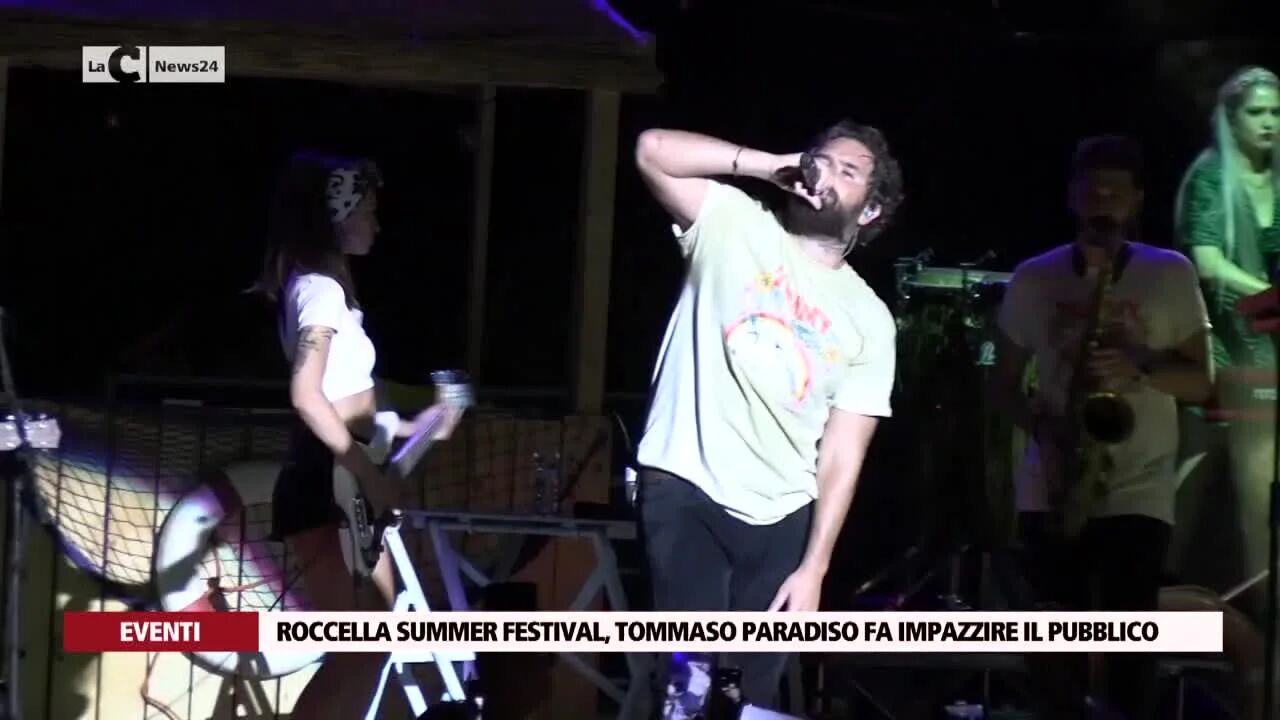 Roccella Summer Festival, Tommaso Paradiso fa impazzire il pubblico