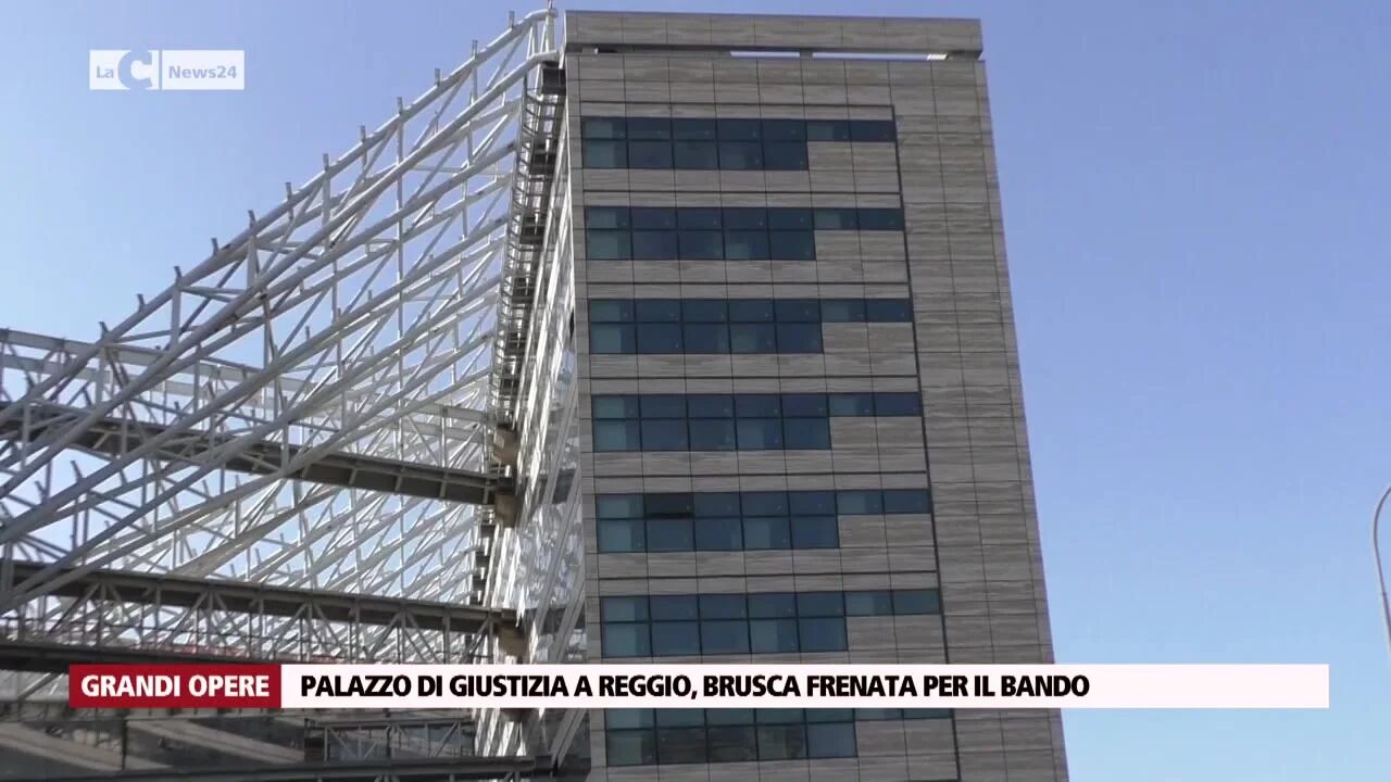Palazzo di Giustizia a Reggio, brusca frenata per il bando