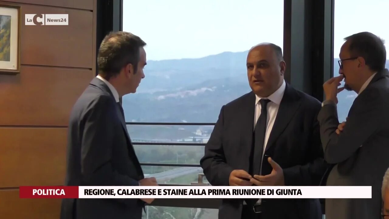 Regione, Calabrese e Staine alla prima riunione di giunta