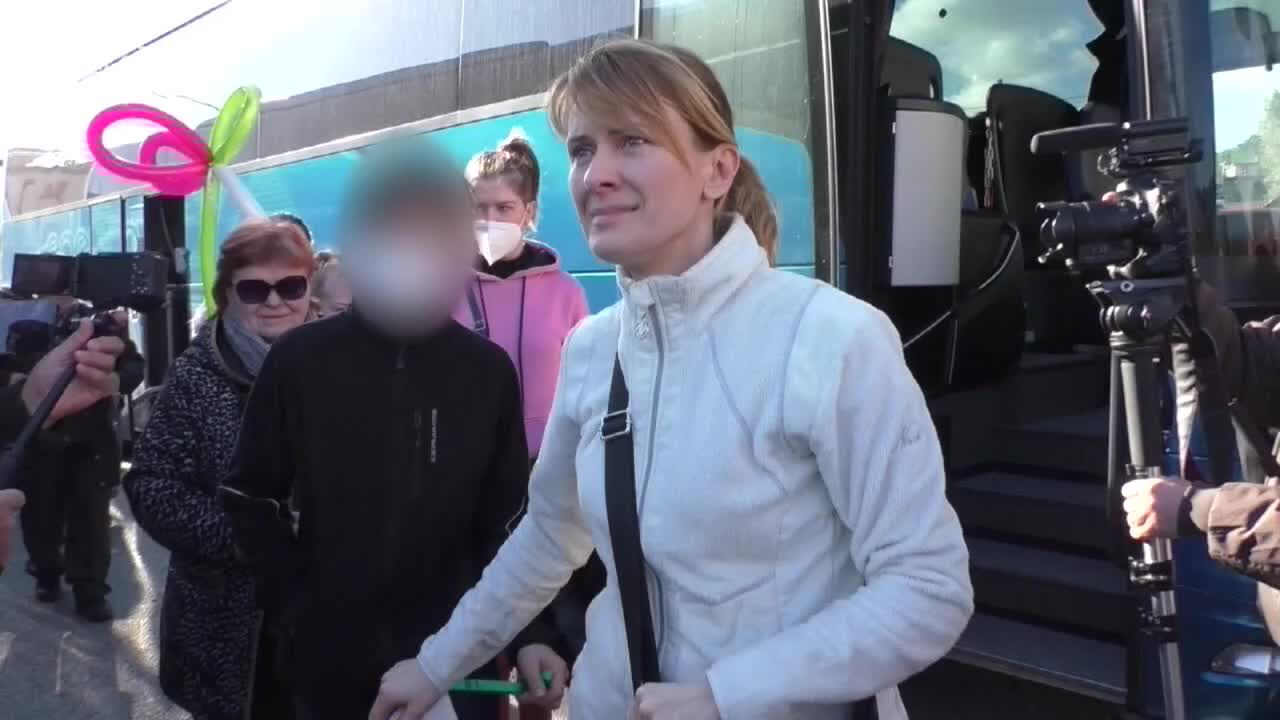 Ucraina, arrivati 45 profughi nella Locride: l'arrivo tra lacrime e abbracci