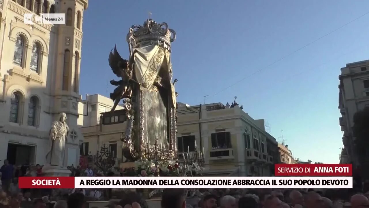 A Reggio la Madonna della Consolazione abbraccia il suo popolo devoto