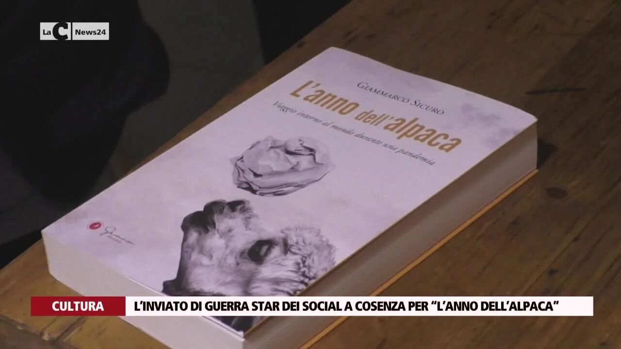 L’inviato di guerra star dei social a Cosenza per “l’anno dell’alpaca”