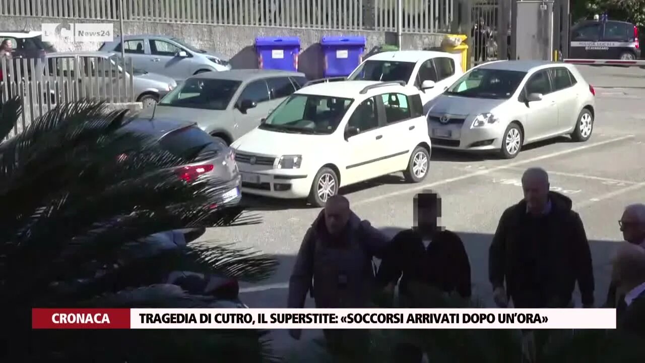 Tragedia di Cutro, il superstite: «Soccorsi arrivati dopo un’ora»