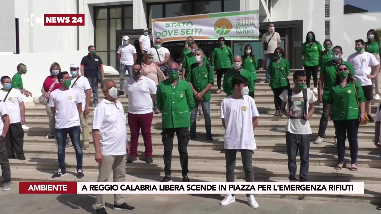 A Reggio Calabria Libera scende in piazza per l'emergenza rifiuti