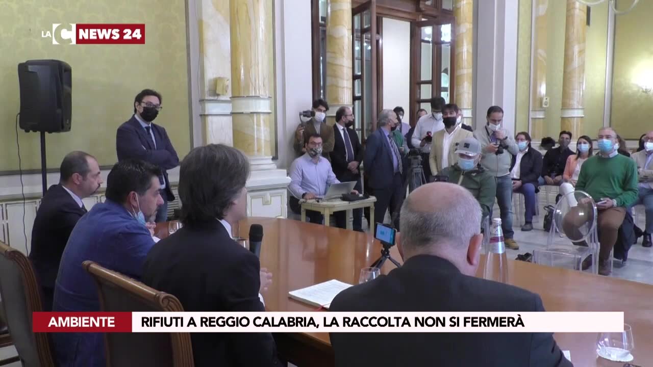 Rifiuti a Reggio Calabria, la raccolta non si fermerà