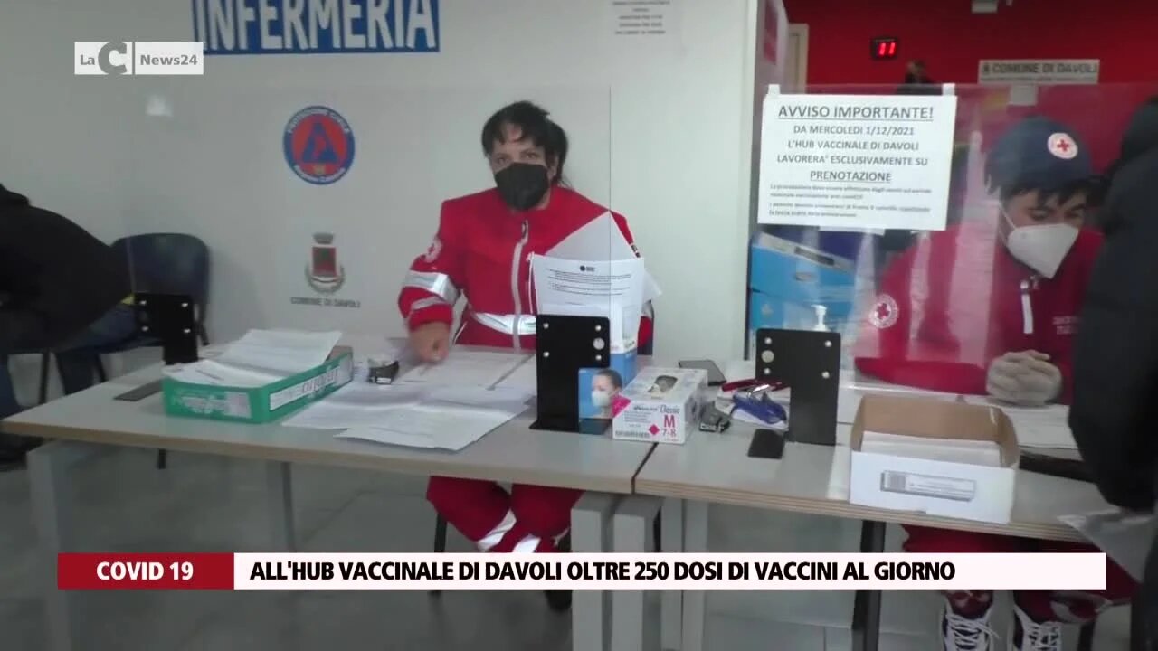 All'hub vaccinale di Davoli oltre 250 dosi di vaccini al giorno