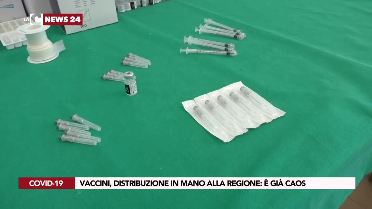 Vaccini, distribuzione in mano alla Regione: è già caos