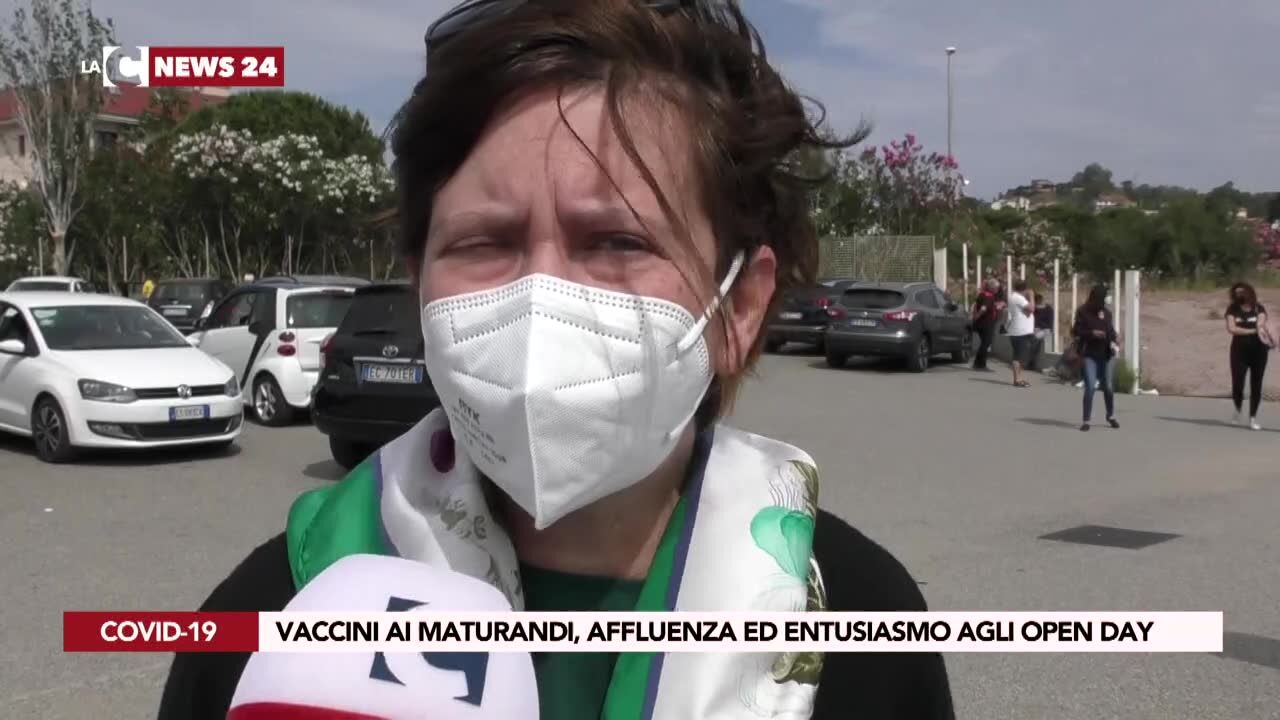 Vaccini ai maturandi, affluenza ed entusiasmo agli open day