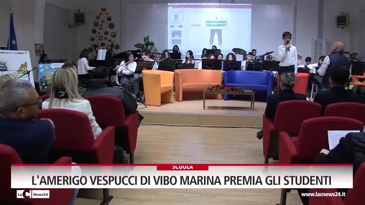 L'Amerigo Vespucci di Vibo Marina premia gli studenti