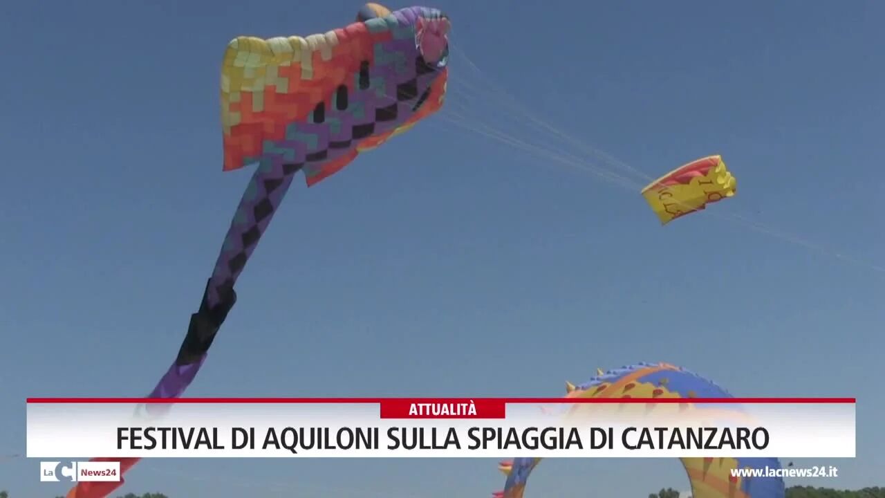 Festival di aquiloni sulla spiaggia di Catanzaro