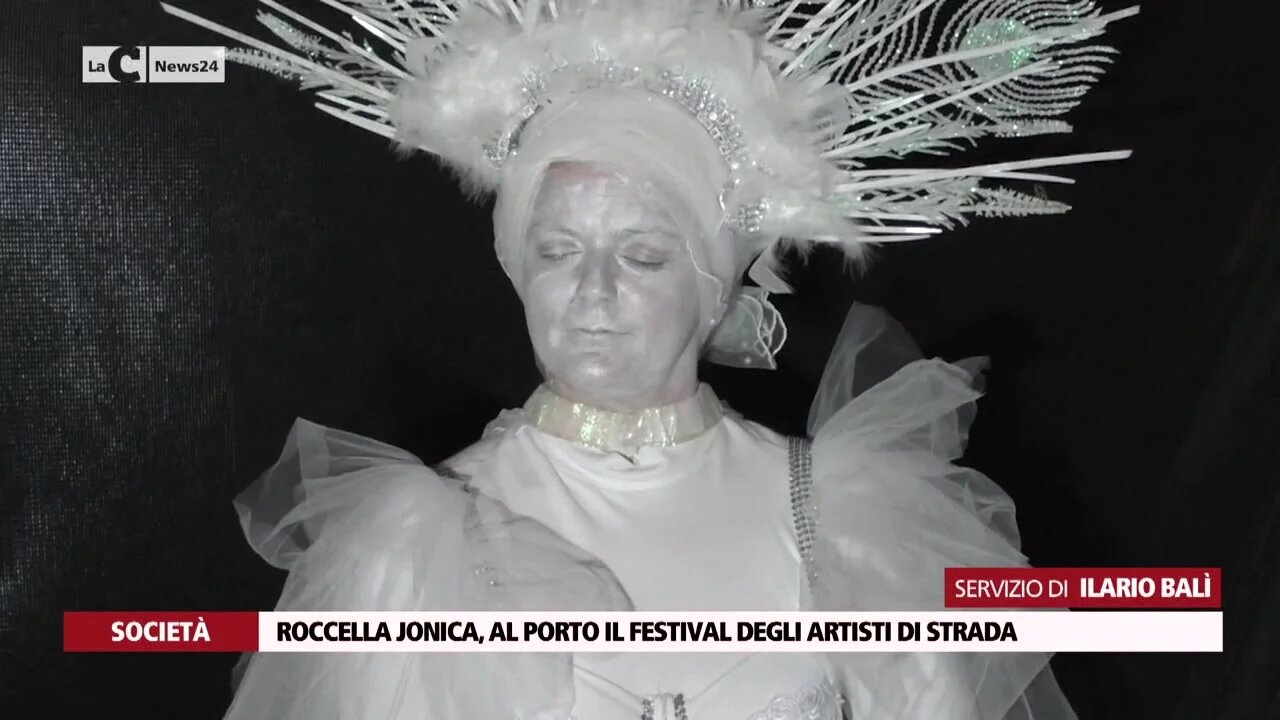 Roccella Jonica, al porto il festival degli artisti di strada