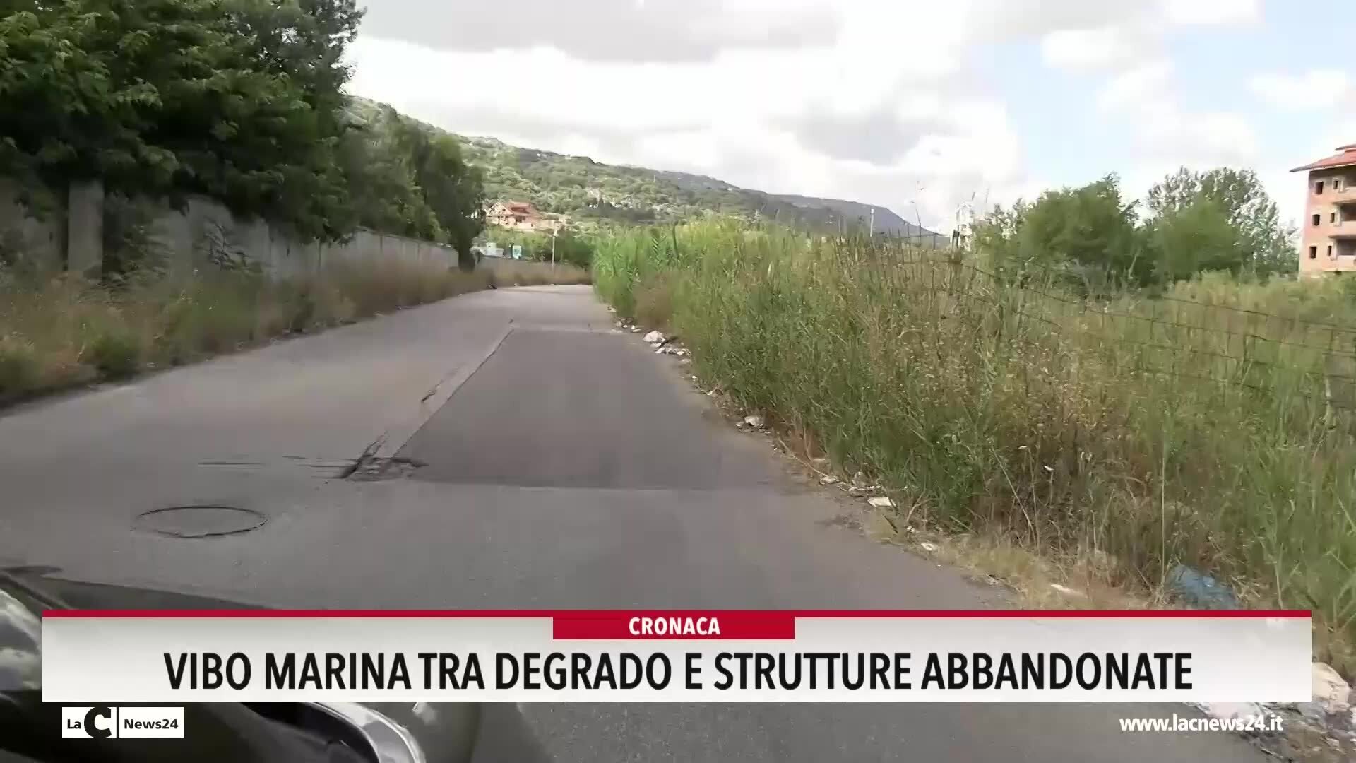 Vibo Marina ostaggio del degrado tra aree dismesse e capannoni arrugginiti. De Pinto (Lega): «Abbandono totale a due passi dal porto» - VIDEO