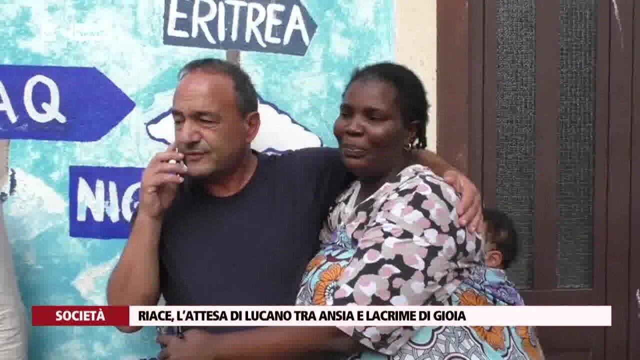 Riace, l’attesa di Lucano tra ansia e lacrime di gioia