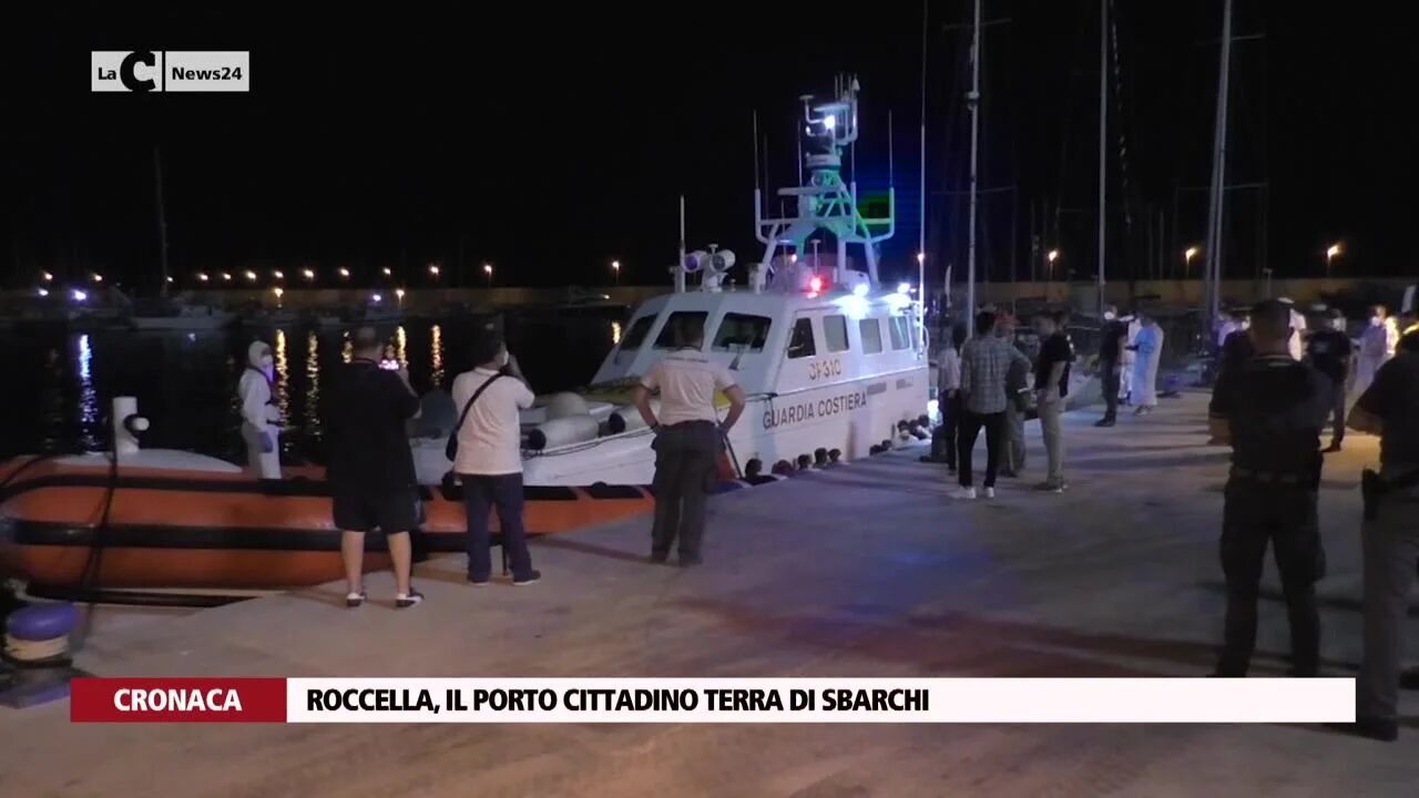 Roccella, il porto cittadino terra di sbarchi