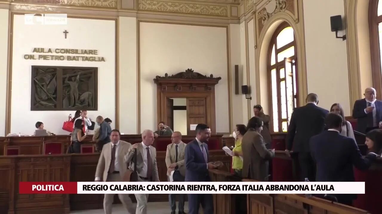 Reggio Calabria: Castorina rientra, Forza Italia abbandona l’aula