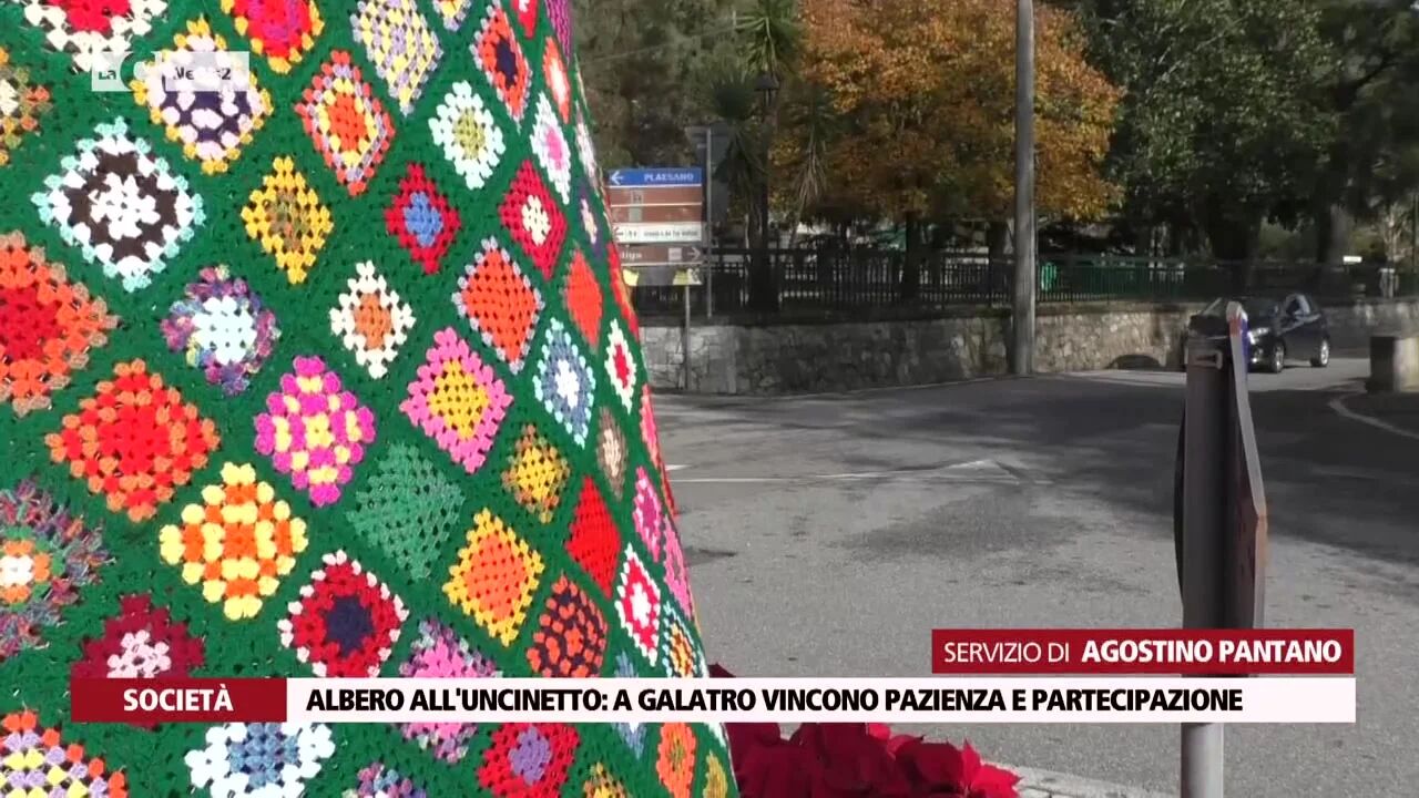 Albero di natale all'uncinetto: a Galatro vincono pazienza e partecipazione