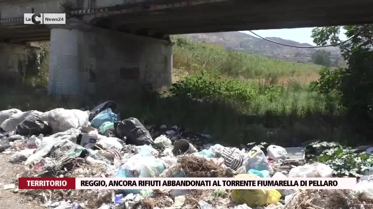 Reggio, ancora rifiuti abbandonati al torrente Fiumarella di Pellaro