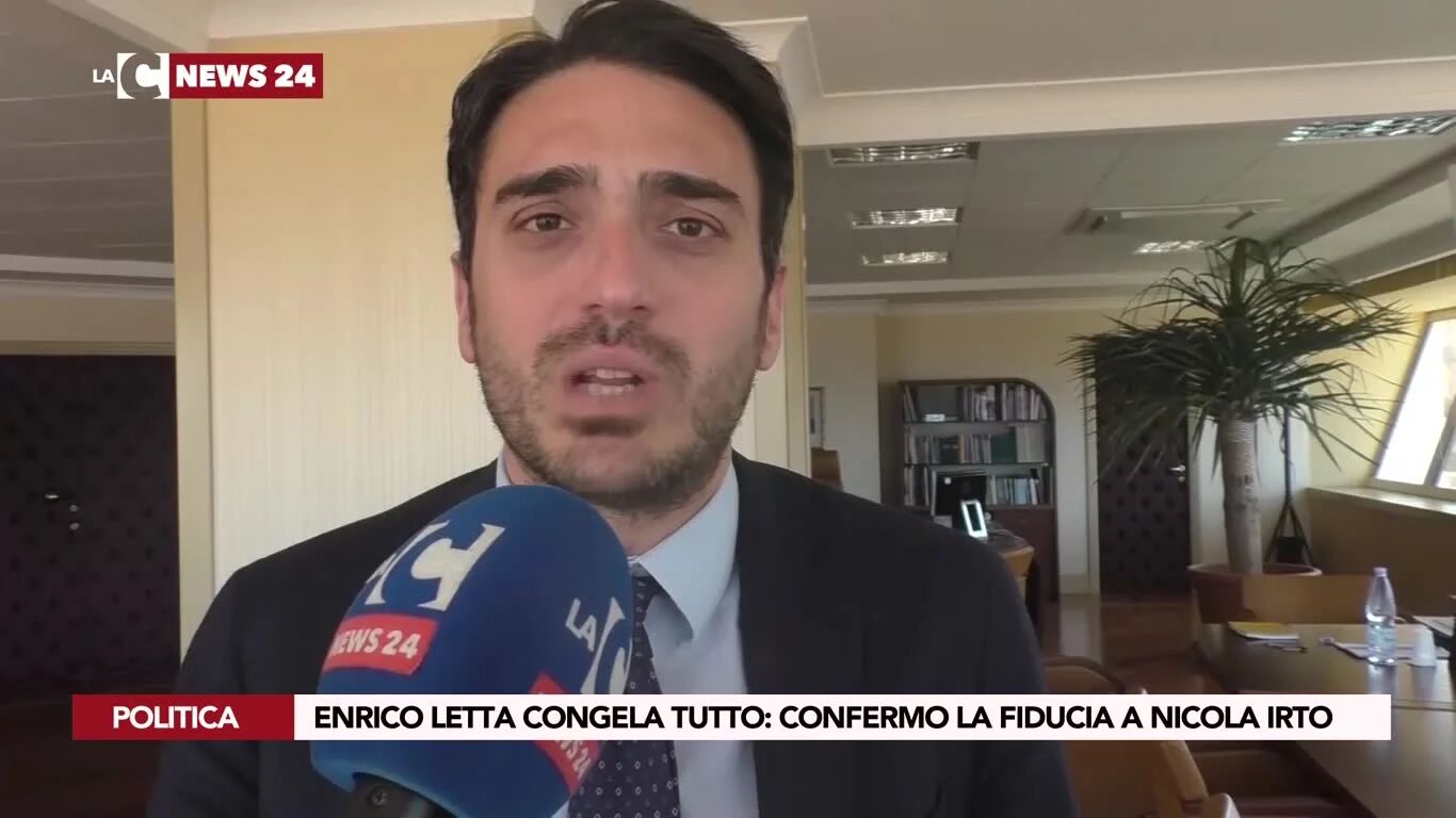 Enrico Letta congela tutto: «Confermo la fiducia a Nicola Irto»