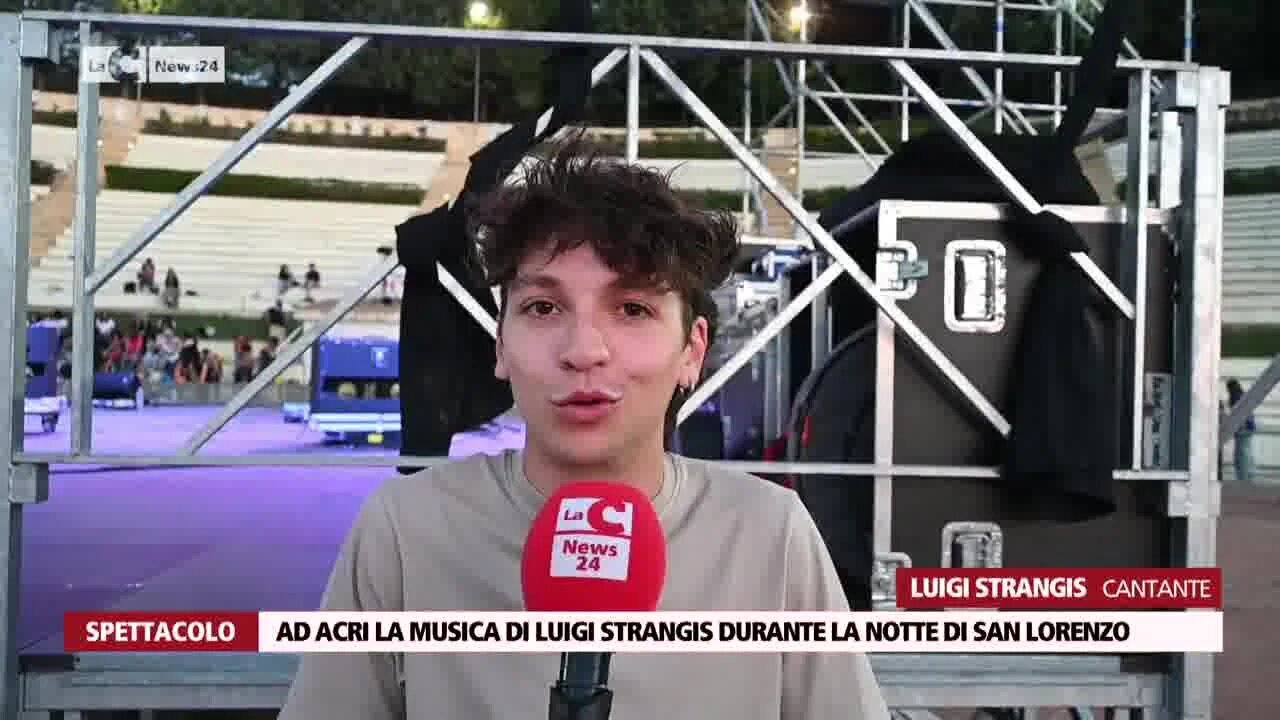 Acri, la notte di San Lorenzo con la musica di Luigi Strangis: il cantante lametino incanta i suoi fan