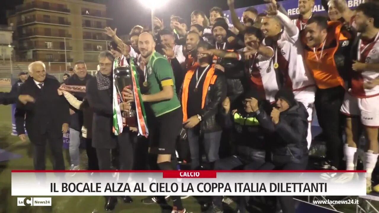 Il Bocale alza al cielo la coppa italia dilettanti