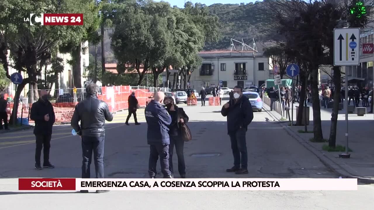 Emergenza casa, a Cosenza scoppia la protesta