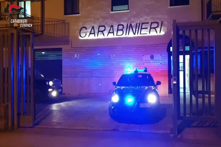 Cassano, due arresti per tentata estorsione